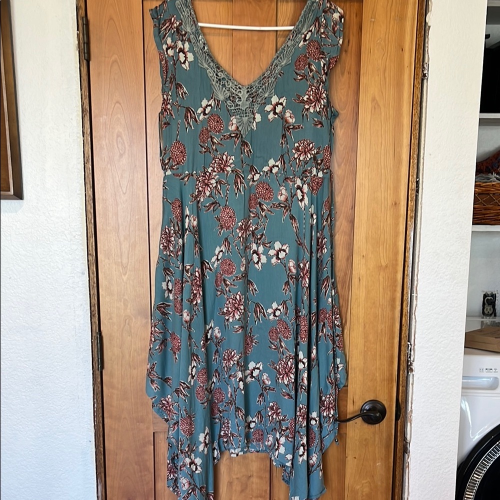 Floral Sleeveless Dress in Blue and Brown